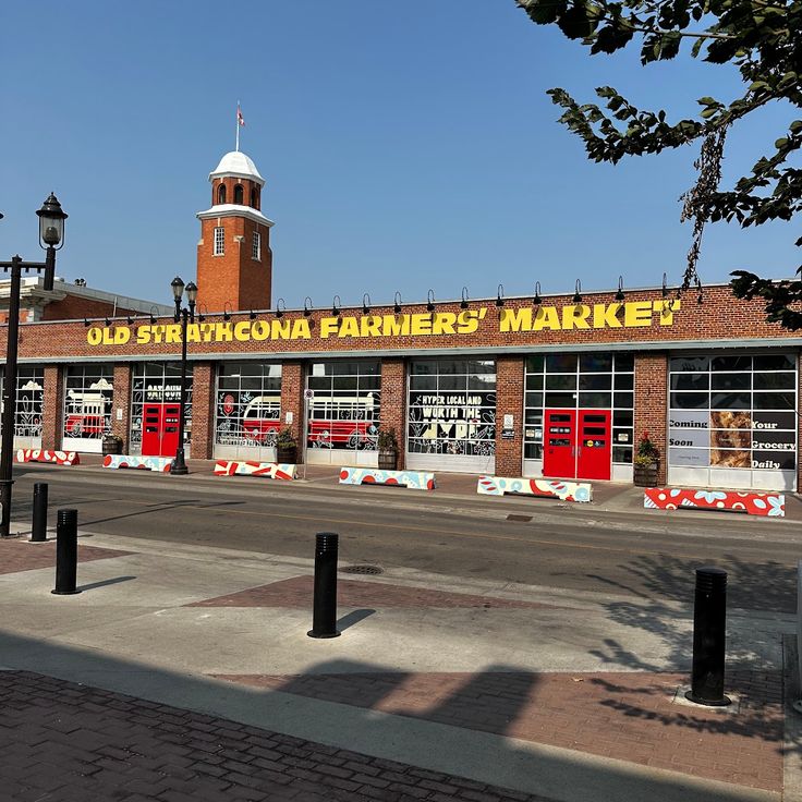 Mercato Agricolo Old Strathcona