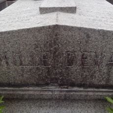 Grave of Devaux