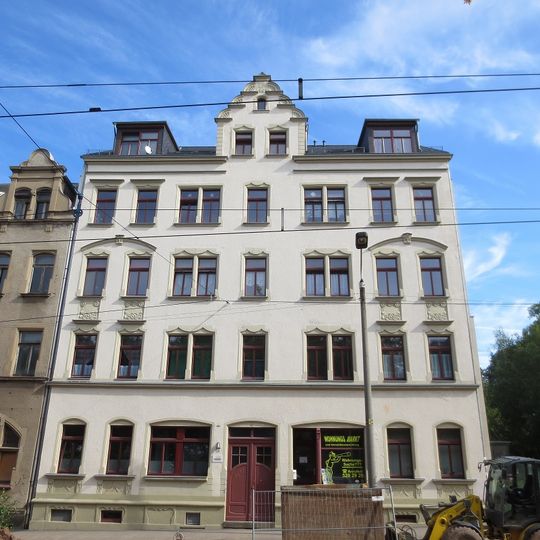 Mietshaus in vormals geschlossener Bebauung Bernsdorfer Straße 163