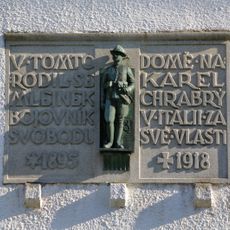 Pamětní deska Karla Mlejnka v Bezděčíně