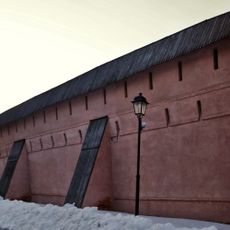 Прясло южной стены между Юго-восточной наугольной башней и Входной башней (Суздаль)