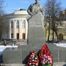 Golikov monument, Veliky Novgorod