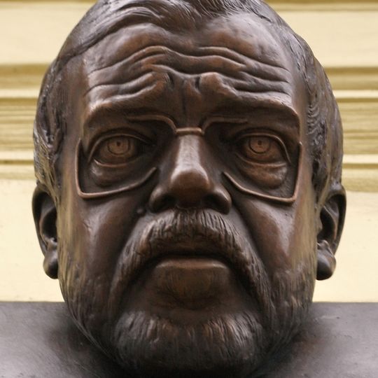 Pamětní deska Václava Bendy na Karlově náměstí v Praze