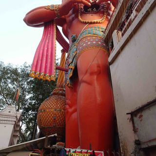Giant statue of Hanuman in Karol Bagh