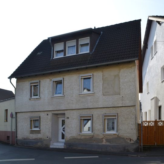 Hauptstraße 37
