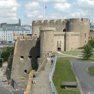 Donjon du château de Brest‎