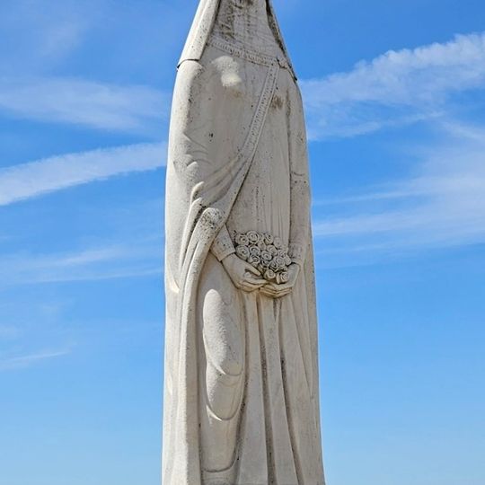 Estátua da Rainha Santa Isabel