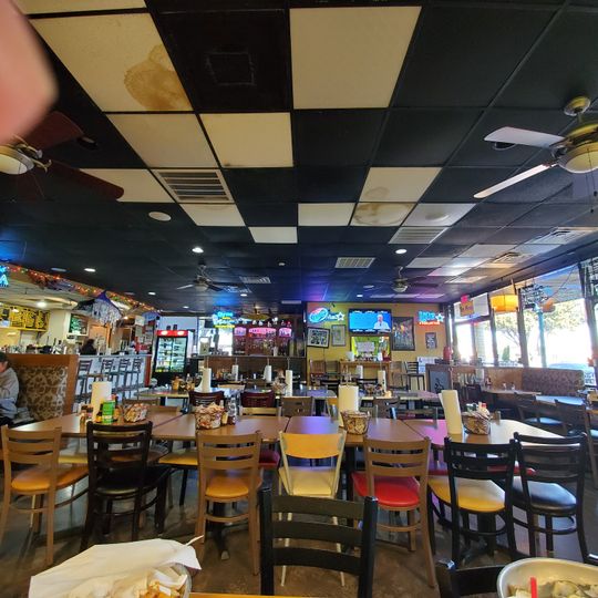 Fish and Tails Oyster Bar