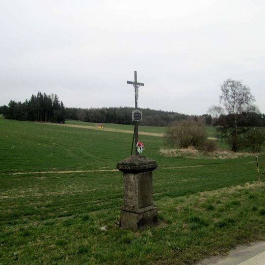 Kříž západně od Malého Boru