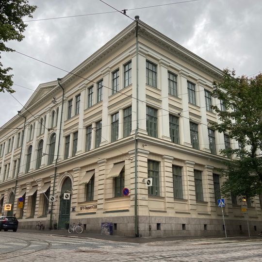 Former girlschool in Kirkkopuistikko