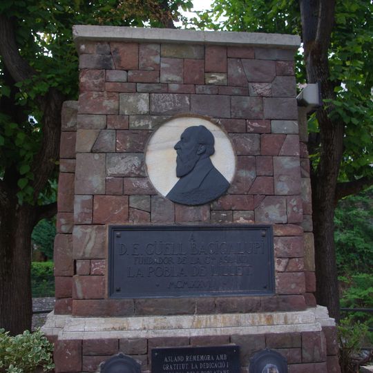 Monument a Eusebi Güell