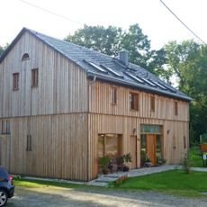 Einzeldenkmal der Sachgesamtheit Rittergut und Schlosspark Großharthau: Fachwerkscheune eines Bauernhofes (siehe auch Sachgesamtheitsliste - Obj. 09288639) Wesenitzweg 7