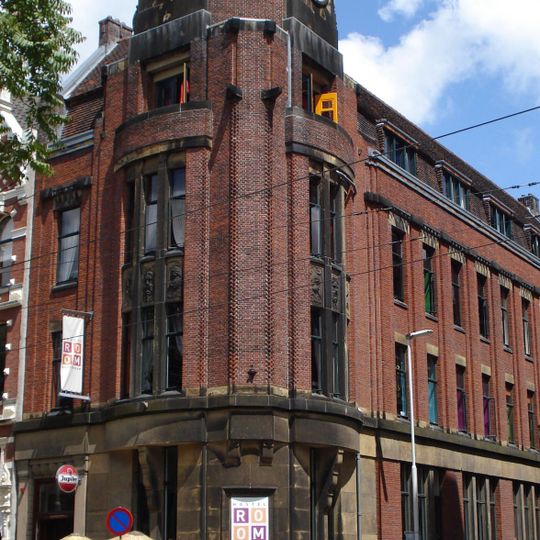 Kantoorpand in expressionistische stijl