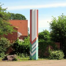 Stele, farbig