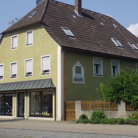 Wohn- und Geschäftshaus