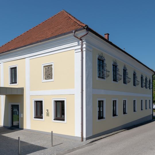 Öffentliche Bibliothek der Pfarre und Gemeinde Pichl