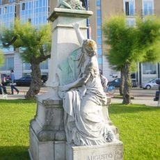 Monumento a Augusto Gónzalez Linares