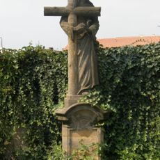Náhrobek se sochou Krista