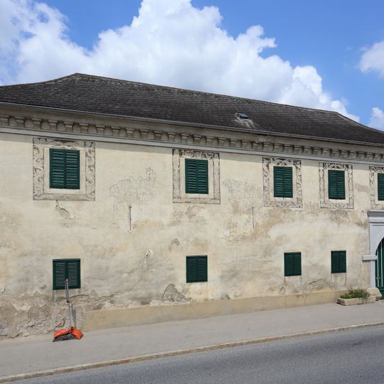Wohnhaus, ehem. Herrschaftswirtshaus