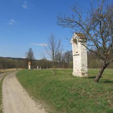 Set of chapels and column shrines