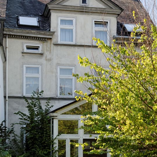 Konrad-Adenauer-Promenade 2