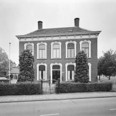 Julianalaan 15, Capelle