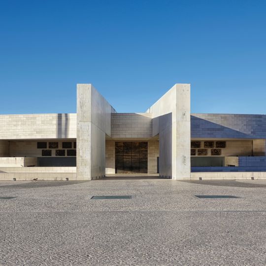 Basilica of the Holy Trinity, Fátima