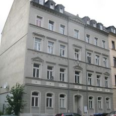 Mietshaus in ehemals geschlossener Bebauung Theodor-Körner-Platz 16