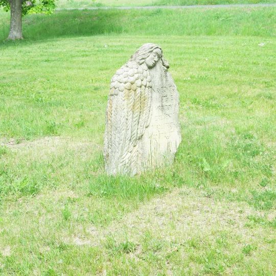 Pomník zaniklého hřbitova na západním okraji Úhošťan