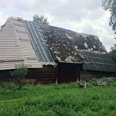 Roubená polygonální stodola