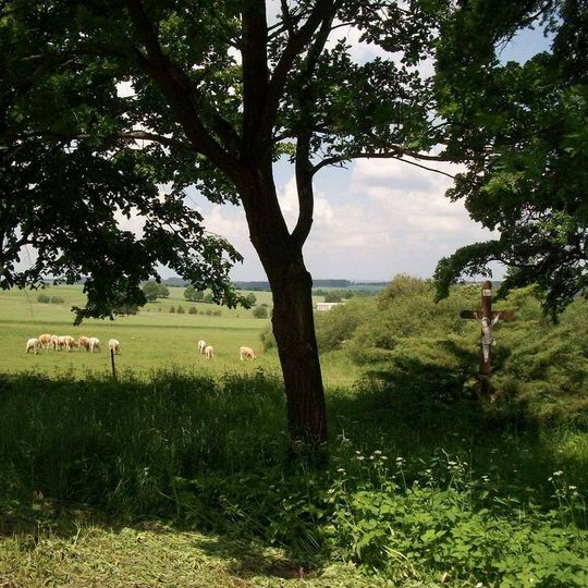 Kříž v Myslově u rybníka