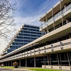 Kennedyallee 64–70/Ahrstraße 20