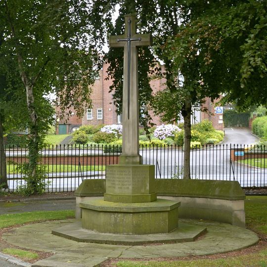 War Memorial South West of Cemetery Chapels