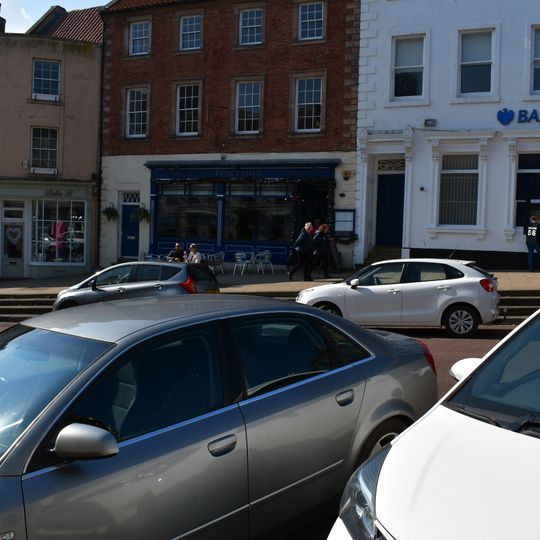 26 And 28, Hide Hill