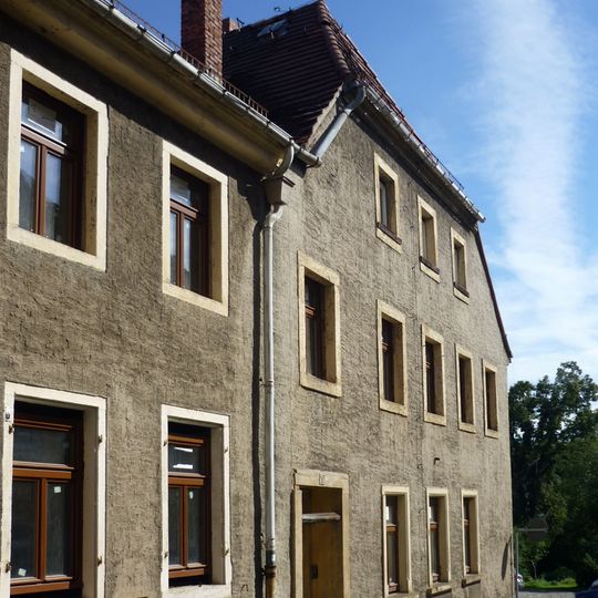 Wohnhaus mit Laden in Ecklage Mittelstraße 3