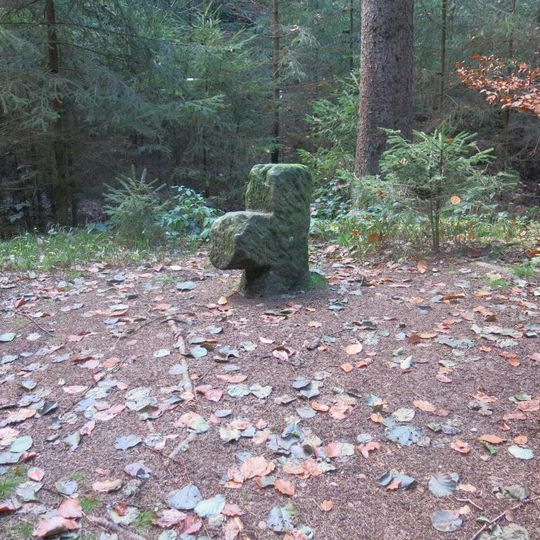 Smírčí kříž v lese západně od Studeného
