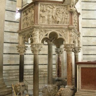 Kanzel im Baptisterium