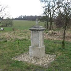 Kříž v Podlešíně u silnice na Chvalov