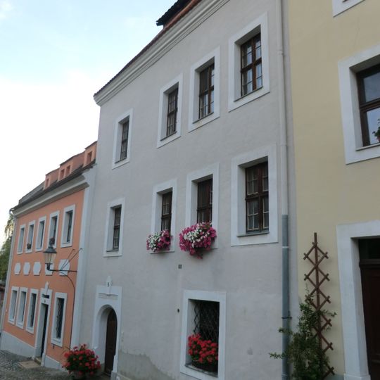 Wohnhaus in geschlossener Bebauung Karpfengrund 5