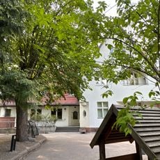 Wohnhaus (Ev. Schule) Sigismundkorso 13-14