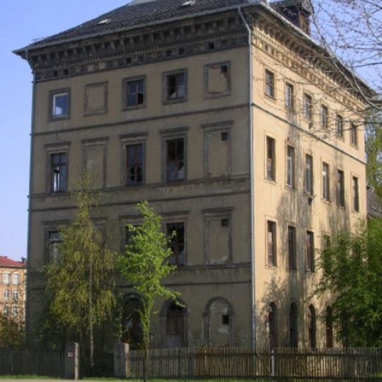 Kattundruckerei mit rückwärtigem Gebäude und Vorgarten am Ufer der Chemnitz Müllerstraße 31