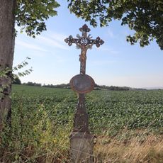 Kříž u silnice 351 u Radošova