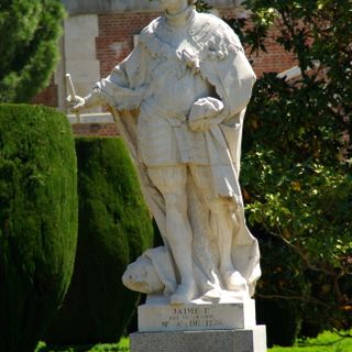 Statue of James I of Aragon in Sabatini Gardens
