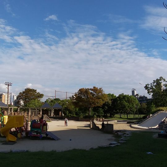Momochi-chūō Park