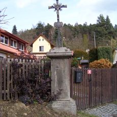 Zvonička a křížek