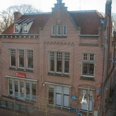 Postkantoor met directeurswoning