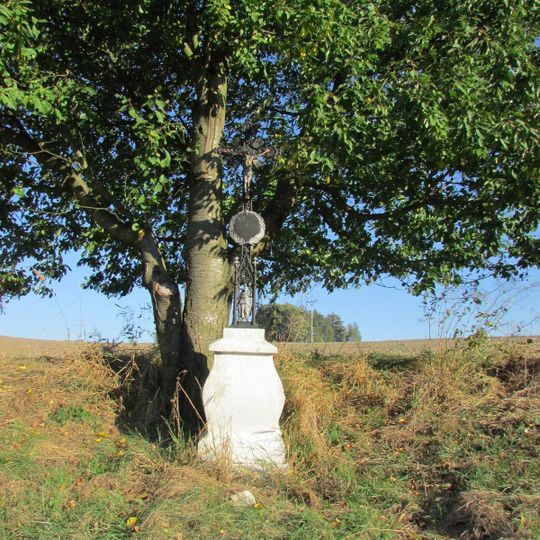 Kříž na okraji Lešova směrem na Raďnov