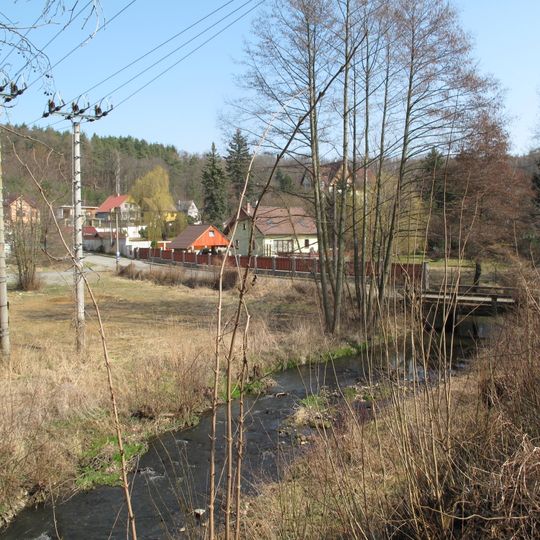 Most Horovy ulice přes Výmolu v Úvalech