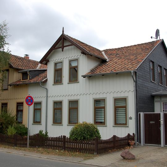 Ditfurter Weg 11, 13