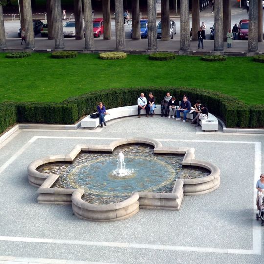 Brunnen im Kolonnadenhof